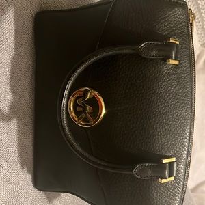 Micheal Kors leather tote bag black/gold color